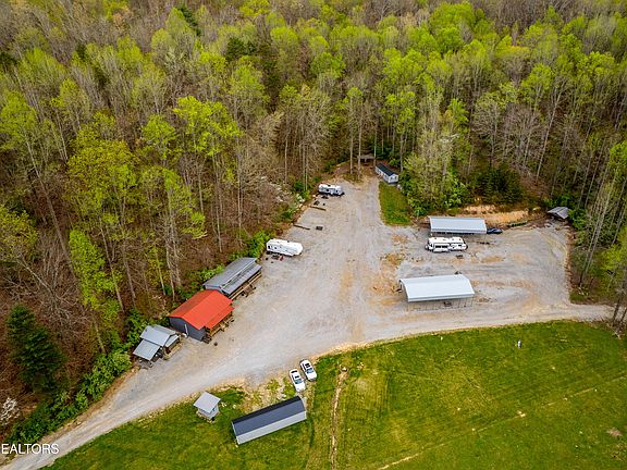 5th image of 1534 Cove Ln
