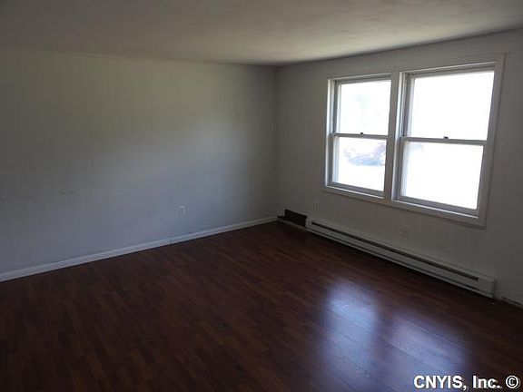 2nd image of 118 Royalton Dr