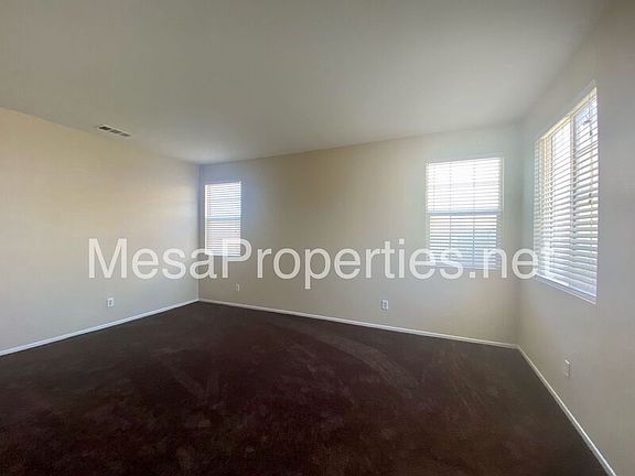 3rd image of 13323 Somerset St