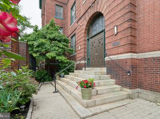 200 E Christian St #20-914, Philadelphia, PA 19147