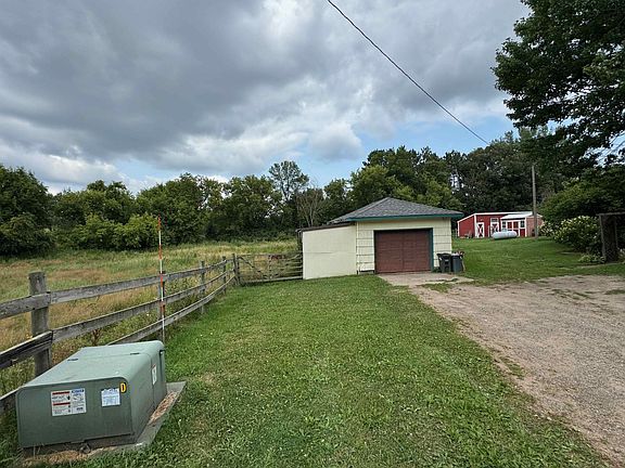 3rd image of 47412 Anchor Ave