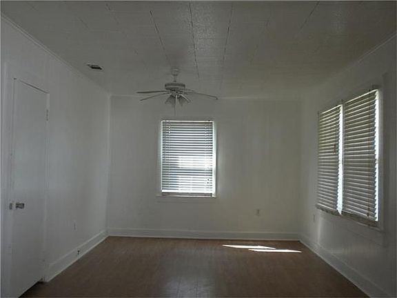 2nd image of 633 Avenue B