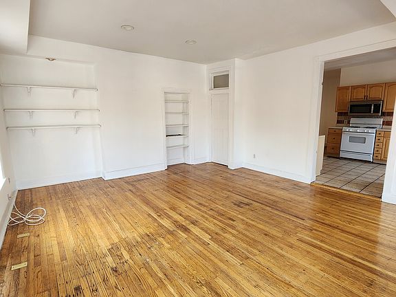 4th image of 1900 Mount Vernon St #3&4