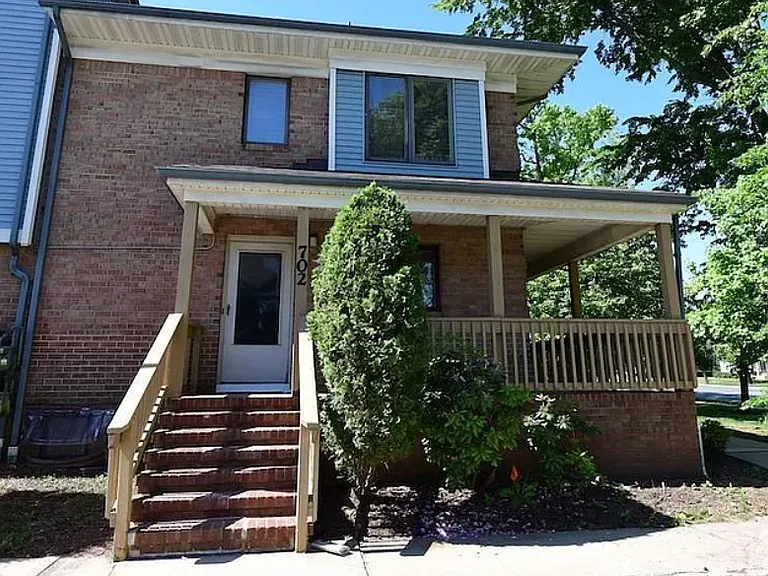 702 Peach St #702 — Photo 4