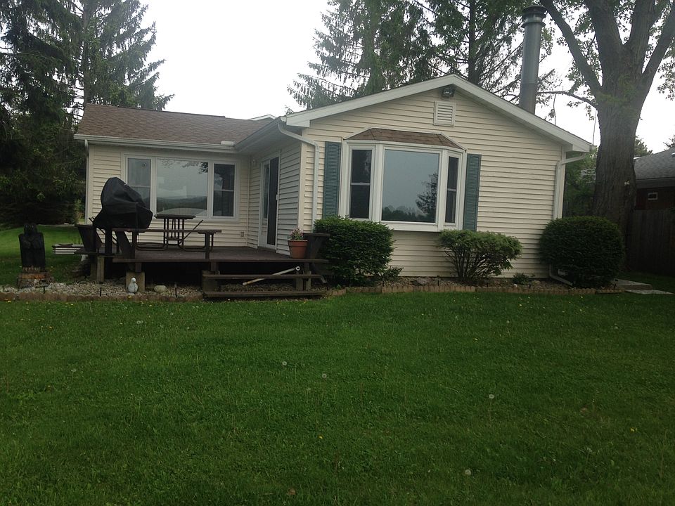 1st image of 1066 W Lake Dr
