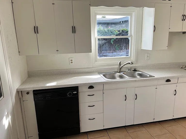 4581 Wilson Ave — Photo 3