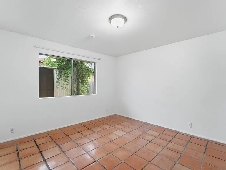 545 E Brown Rd — Photo 14
