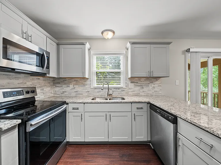 8324 Bellingham Cir — Photo 9