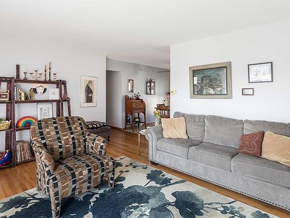 4th image of 4630 Memphis Villas S