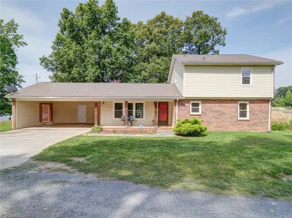 4851 State Highway 24 #27, Mount Gilead, NC 27306