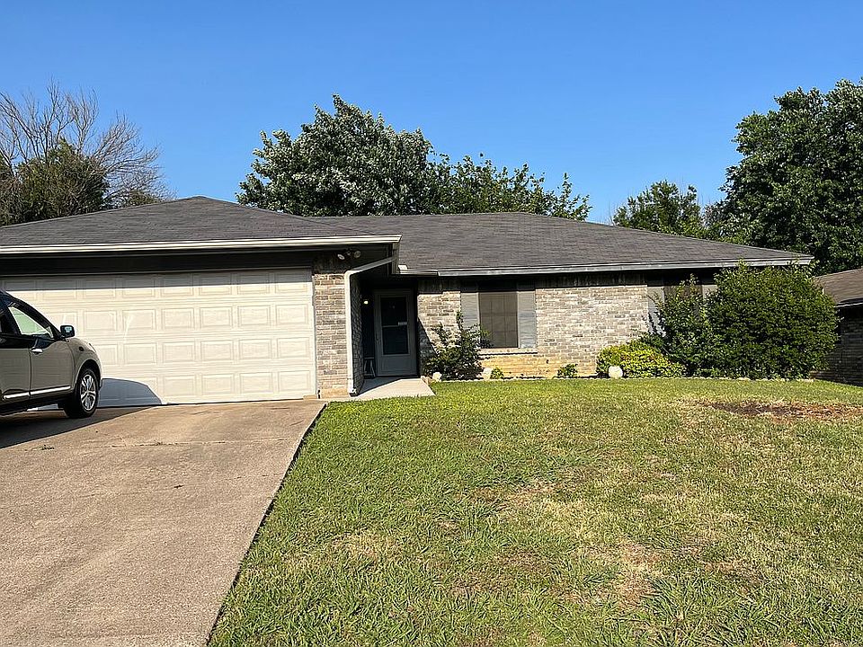 1st image of 2410 Bayberry Ln
