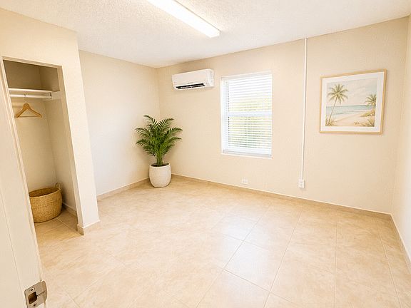 5th image of 3036 NW 77th St #65a67ebc8