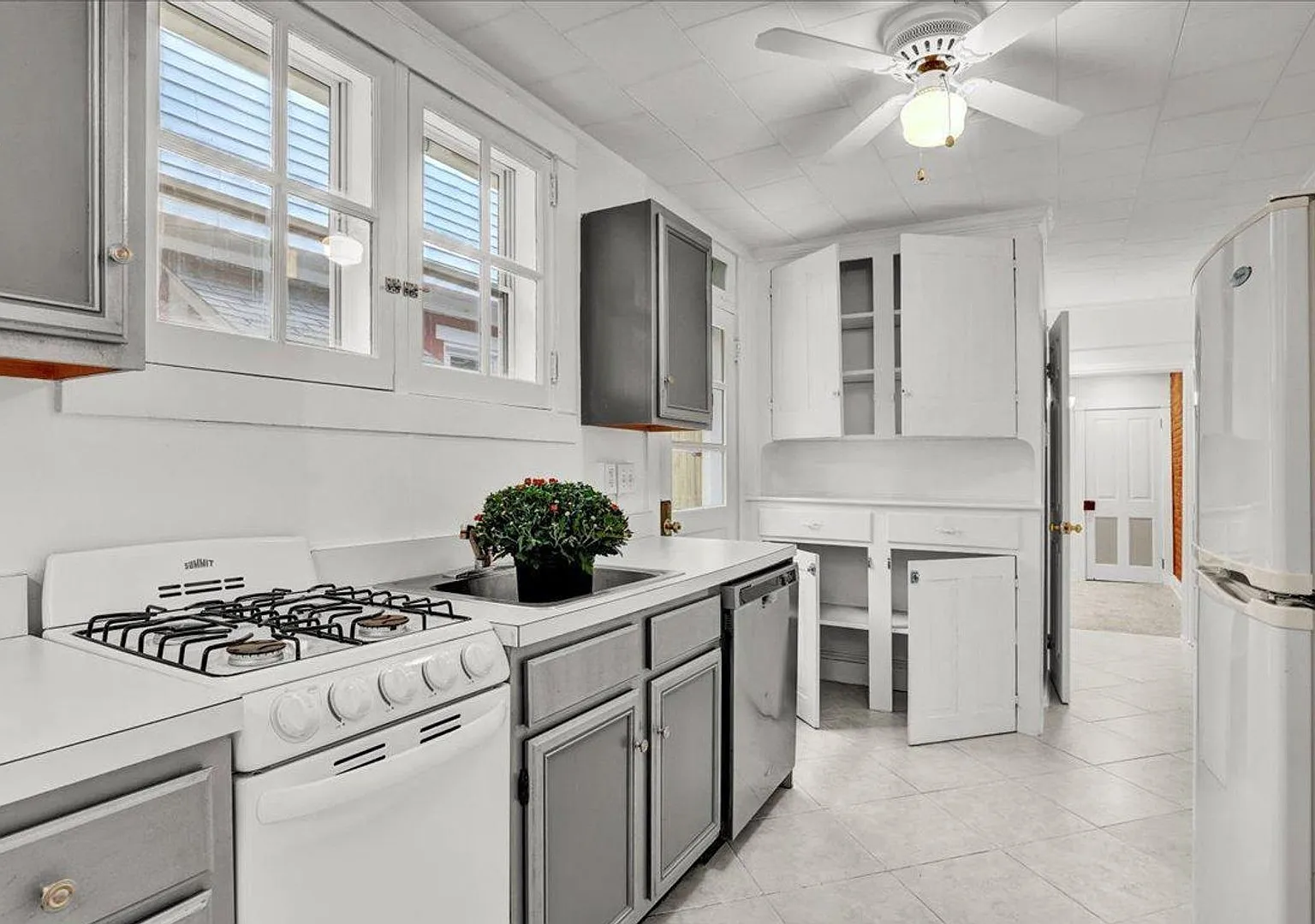 Charming 1BR/1BA Cottage in the Heart of Lancaster City! — Photo 1
