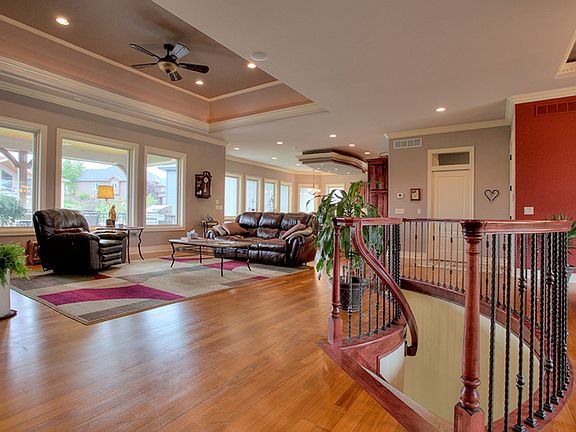 3rd image of 21460 Walnut Street