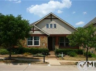 7901 Creek View Dr, North Richland Hills, TX 76180