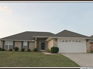 214 Shadow Cove Dr SW, Huntsville, AL 35824