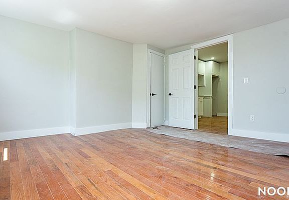 3rd image of 316 Hart St #4