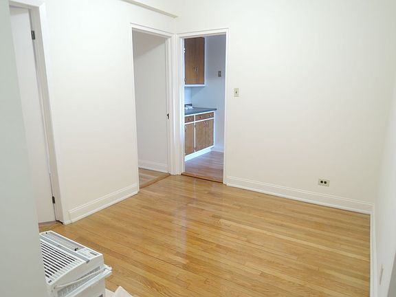 4th image of 3237 42nd St APT 2A