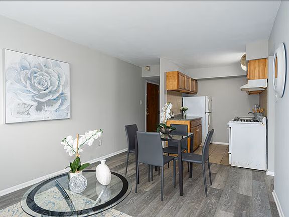 2nd image of 631 W Fisher Ave #B04