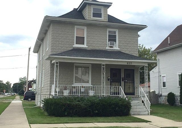 1st image of 827 S 11th Ave