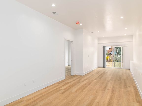 4th image of 520 8th Ave #7