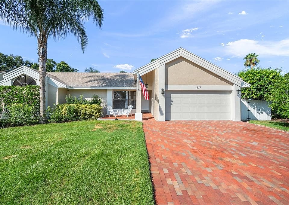 1st image of 817 Rosemere Cir