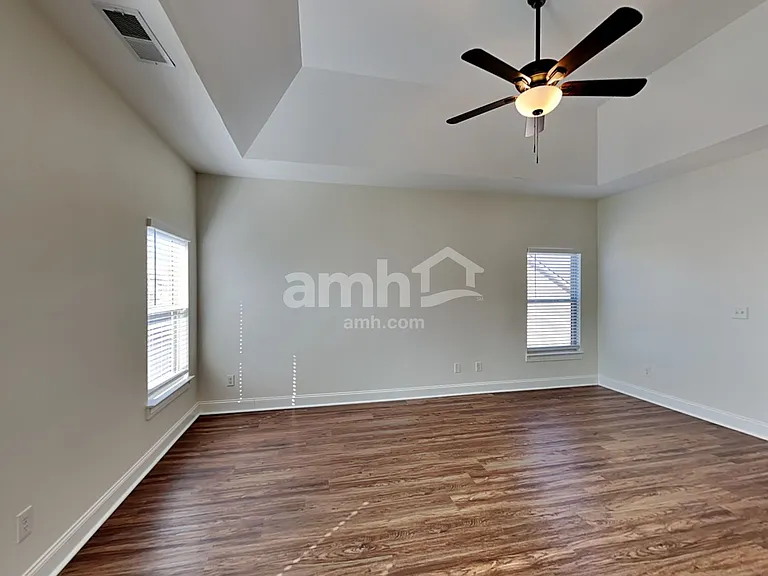 5015 Rialto Way — Photo 10