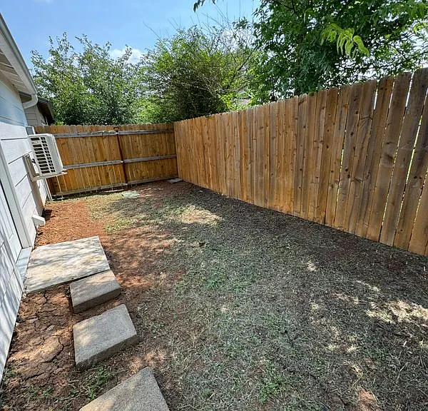 320 W 6th St — Photo 7