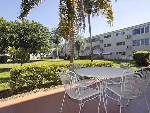 3rd image of 2416 World Parkway Blvd APT 18