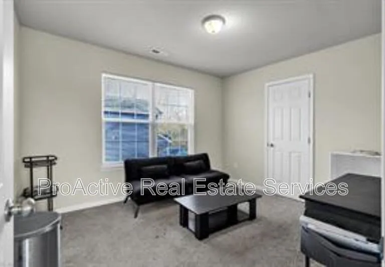 223 N 7th St — Photo 12