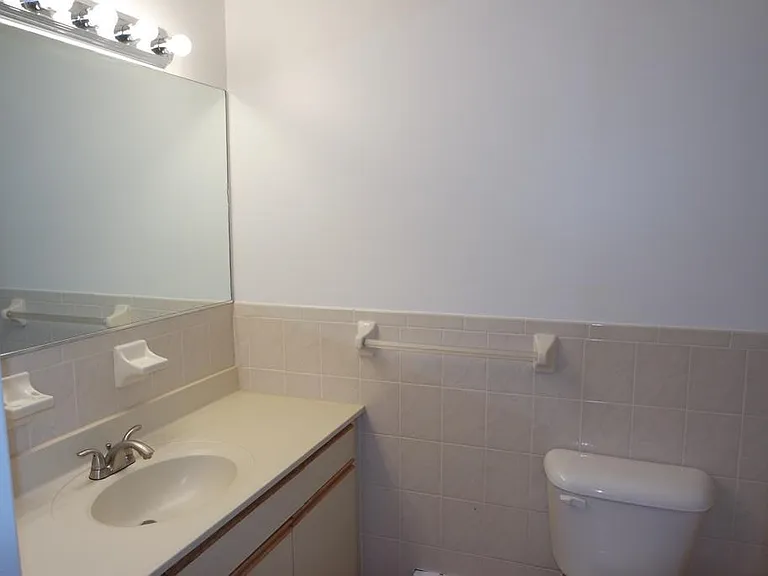 72 Riverview Ct #72 — Photo 8