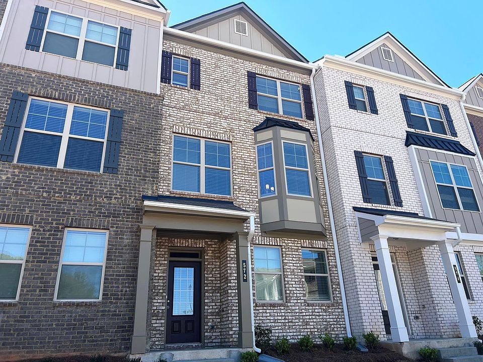 1st image of 572 Amarante Cir