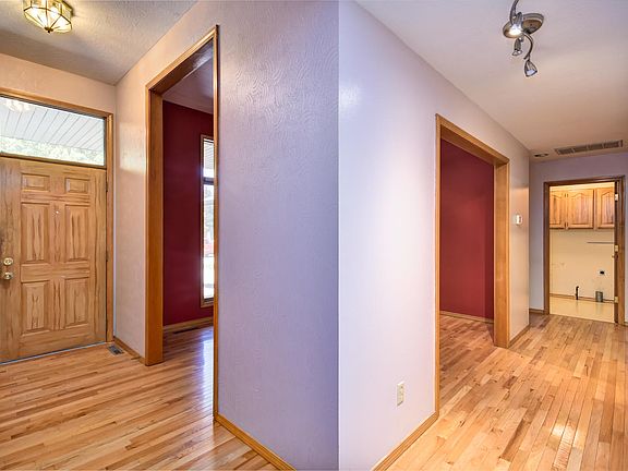 5th image of 2110 E Cragmont St