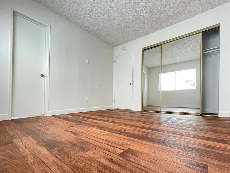 4221 4th Ave — Photo 12