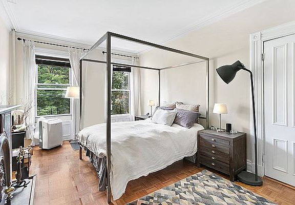 4th image of 216 Park Pl #3