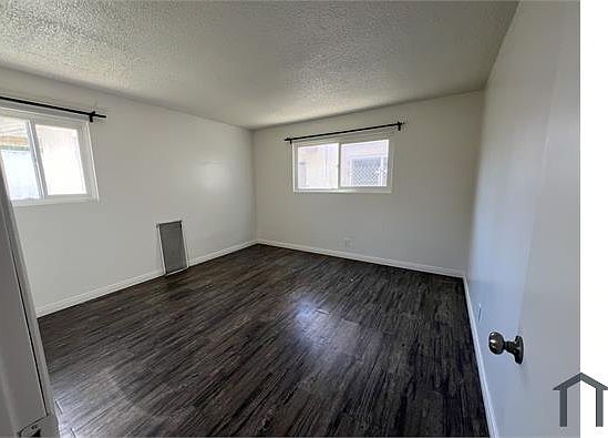 4th image of 420 E Pleasant Valley Rd #2