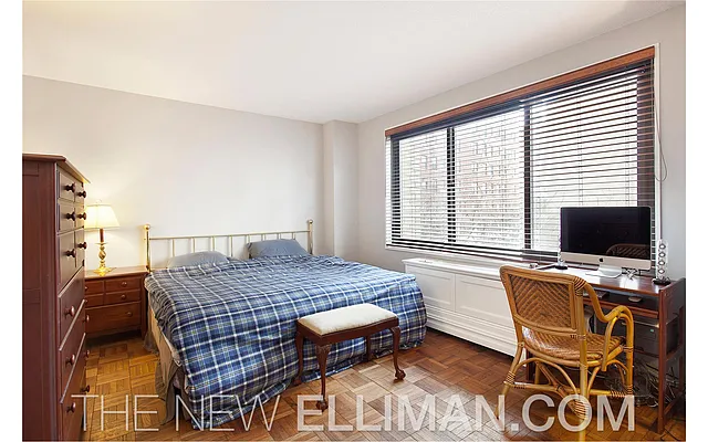 Sold by Douglas Elliman | media 23