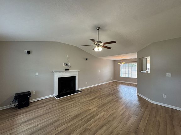 3rd image of 4021 Princess Amelia Ln