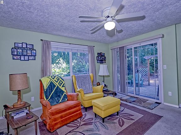 4th image of 6321 NE 52nd St