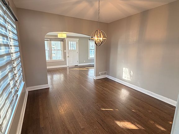 5th image of 856 Woodlawn Ave