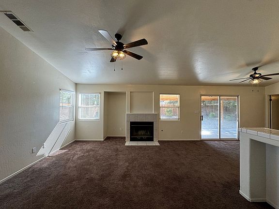 2nd image of 825 Astoria Park Dr