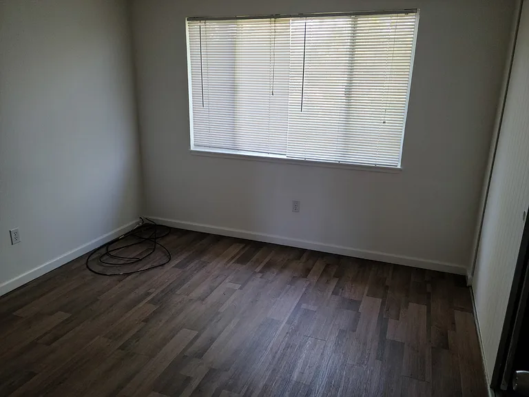 1820 Santa Clara Ave #403 — Photo 11