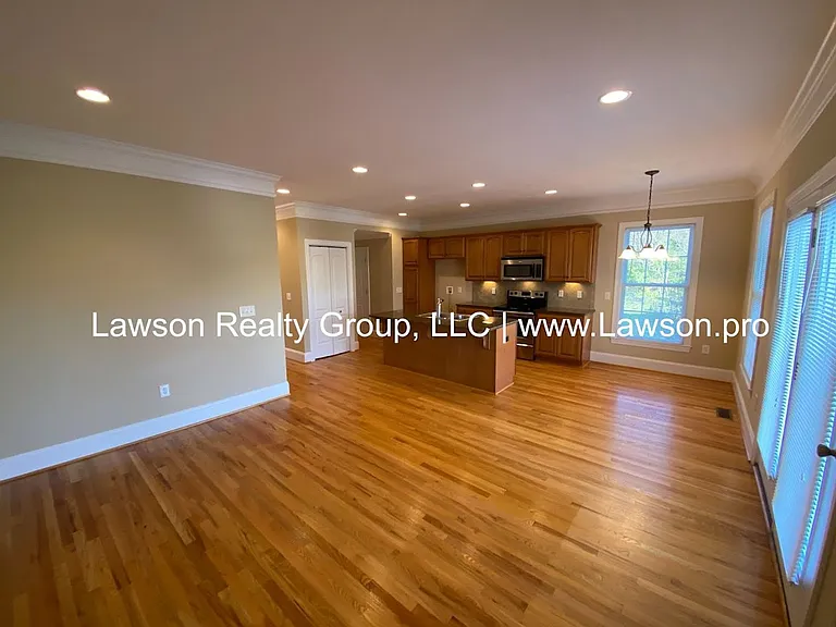 3800 Greenway Dr SW — Photo 15