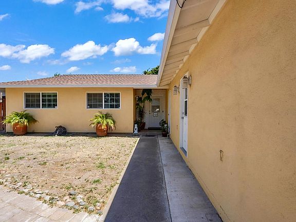 5th image of 3832 Moorea Dr