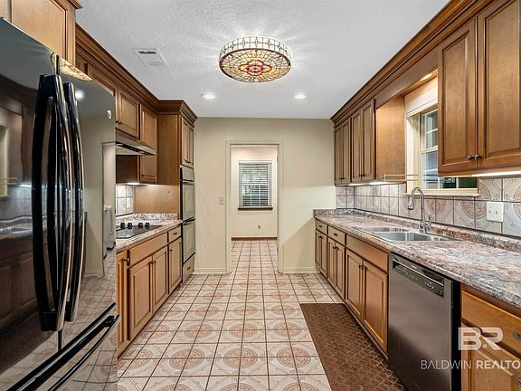 5th image of 9712 Wills Ln