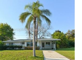 2752 Nancy St, Sarasota, FL 34237