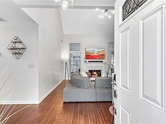 4th image of 1319 Stampmill Way