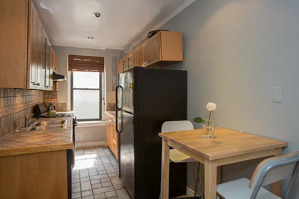 Sold by Garfield Realty  | media 8