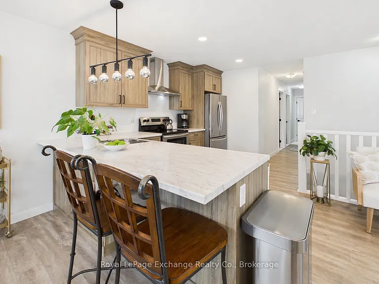 966A Charles St — Photo 4
