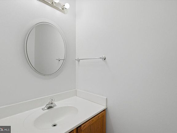 4th image of 5734 Lakeside Oak Ln